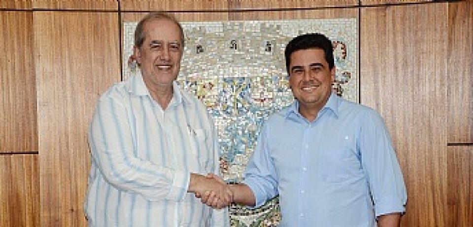 Ernane recebe Felipe e oficializa processo de transição de governo