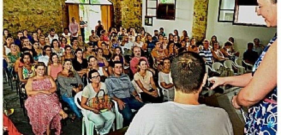 Nova equipe de gestores da rede municipal de ensino participa de reunião pedagógica