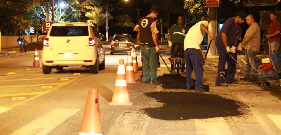 PREFEITURA FAZ OPERAÇÃO TAPA BURACOS ENTRE CENTRO E PRAIA DAS FIGUEIRAS