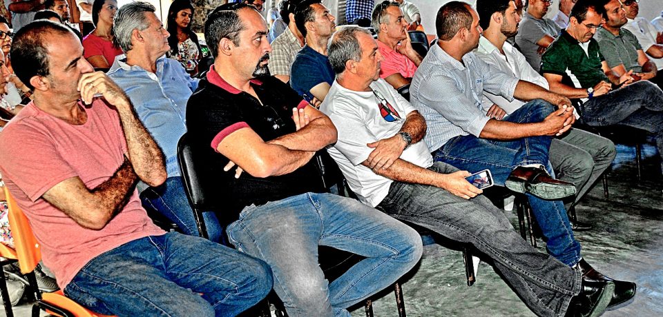 PREFEITO PROMOVE ENCONTRO ENTRE VEREADORES E SECRETÁRIOS MUNICIPAIS
