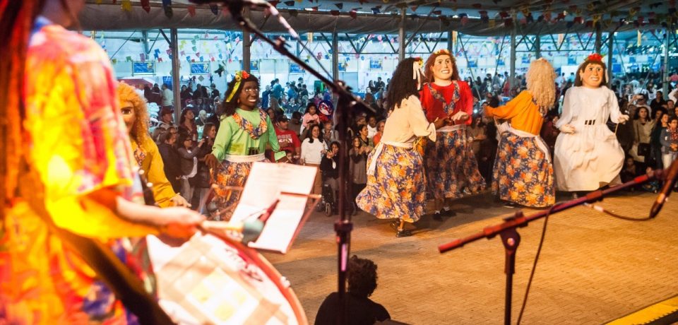 Festival Sertanejo começa hoje e promete agitar Rua da Praia com boa música
