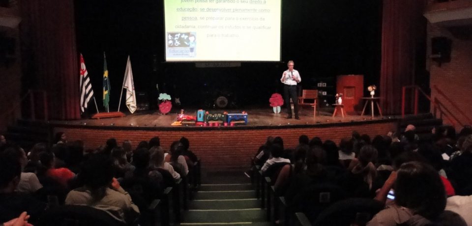 Primeira Jornada Pedagógica de São Sebastião reúne grandes profissionais da educação nacional