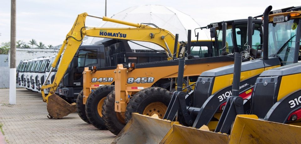 Prefeitura investe em infraestrutura e compra maquinário para o município