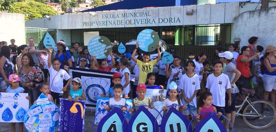 Escolas da rede municipal realizam caminhada pelo Dia Mundial da Água