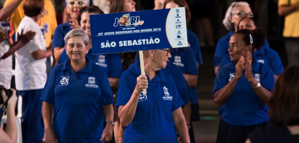 Rua da Praia foi palco da cerimônia de abertura da 22ª edição dos Jogos Regionais dos Idosos (JORI)