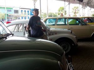 SSCarrosEdson-300x225 Encontro de carros antigos reúne grandes colecionadores em São Sebastião.