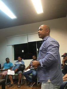 SSPescaBody-225x300 Pescadores de São Sebastião recebem protocolos e já podem trabalhar legalmente.